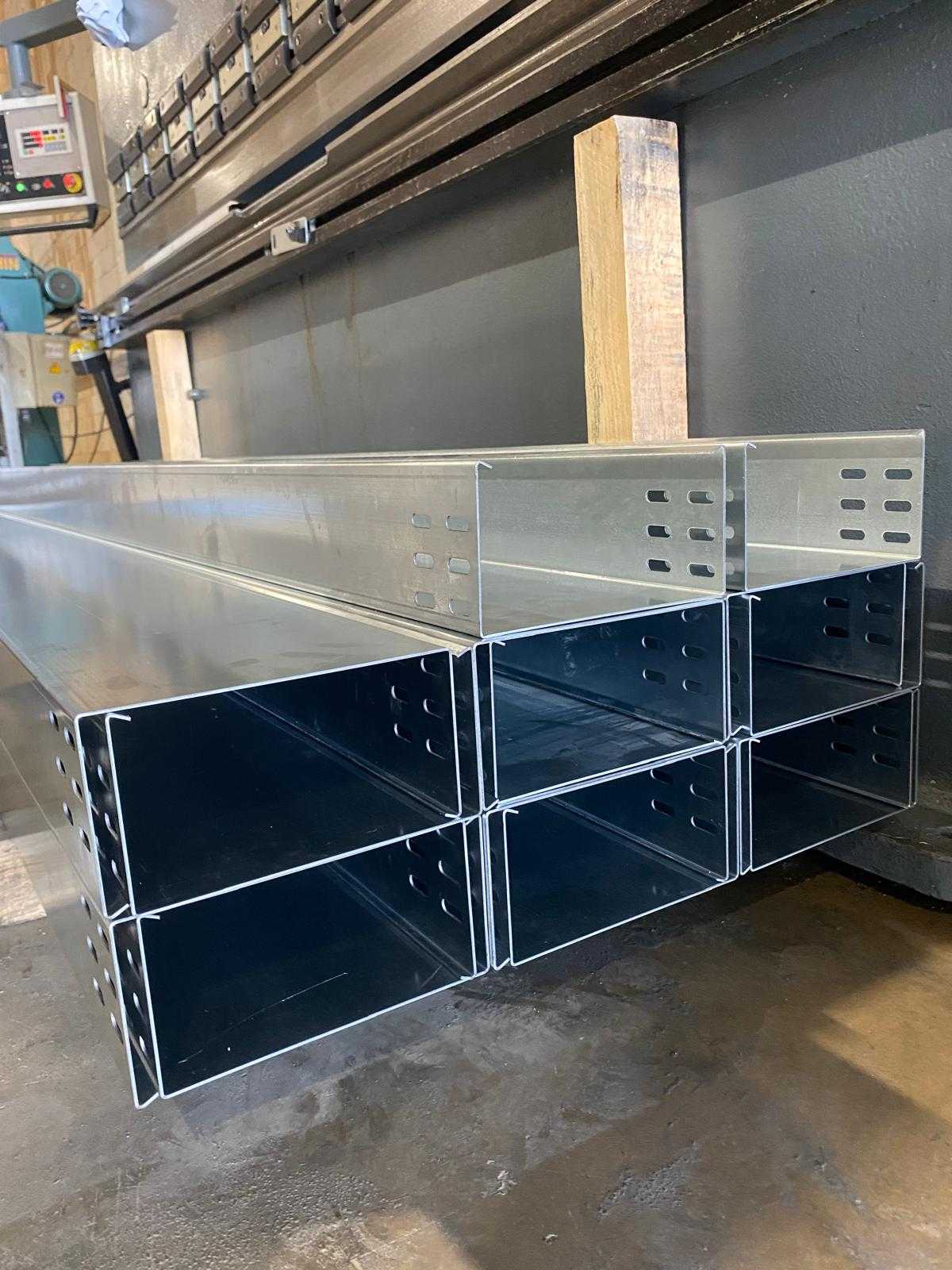 Saha montajı yapılan kablo kanalı hattı